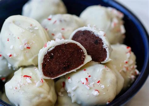 Peppermint Bark Cake Balls Barefeet In The Kitchen