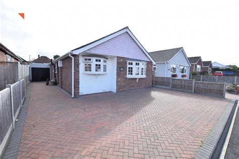 Holland On Sea 3 Bed Detached Bungalow For Sale £350000