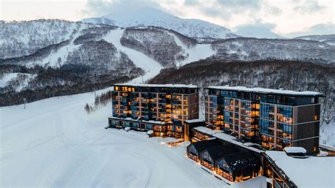 The T L Guide To Skiing In Niseko Japans Land Of The Perfect Powder