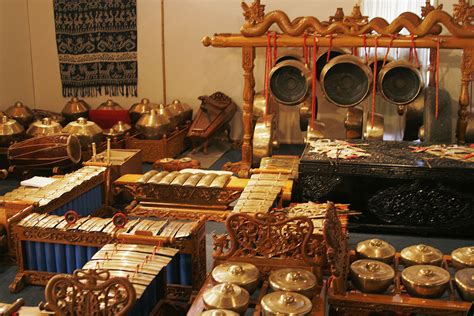 12 Alat Musik Tradisional Jawa Tengah yang Sering Digunakan untuk