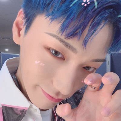 𝐏𝐫𝐨𝐦𝐞𝐬𝐬𝐞 on Twitter 191019 loving him was red 에이티즈 홍중 김홍중 ateez