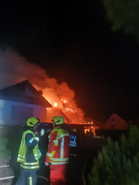 Feuer Dachstuhl Freiwillige Feuerwehr Rodenberg