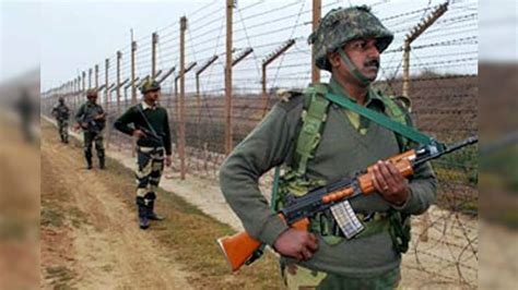 Jandk Pak Army Violates Ceasefire Fires At Indian Posts In Poonch News18