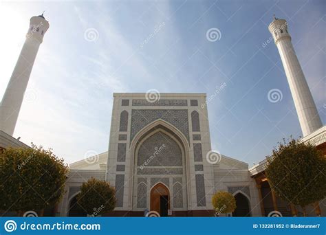 Mesquita Branca Em Tashkent Em Usbequist O Fotografia Editorial