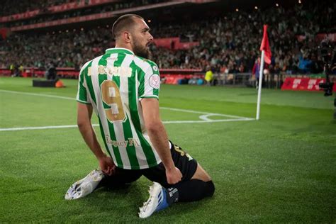 PROFILE | Who is Borja Iglesias? - Get Spanish Football News