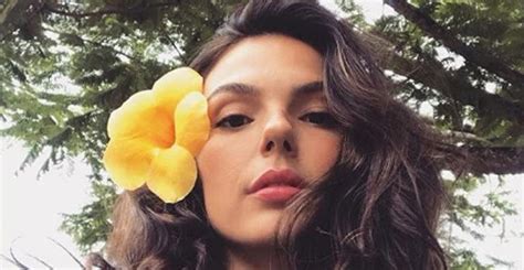 Isis Valverde abre o jogo sobre segredo do passado Minha mãe achava que eu era gay