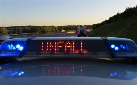 Neunkirchen Unfall Auf Der A8 Mit Zwei Verletzten