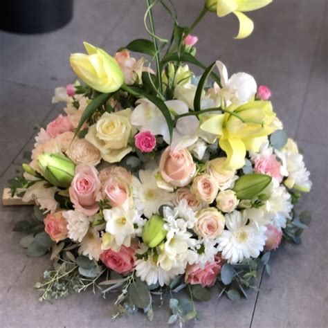 Coussin Deuil Blanc Rose Jaune Monsieur Flower