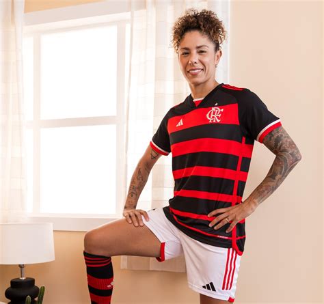 Flamengo E Adidas Apresentam O Uniforme Principal Para Temporada