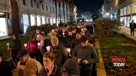 Oggi A Monza La Grande Fiaccolata Per Chiedere La Liberazione Di Ilaria