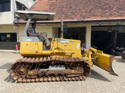 Disewakan Alat Berat Bulldozer Komatsu Dozer D31P 20 Tahun 2022 Oleh CV