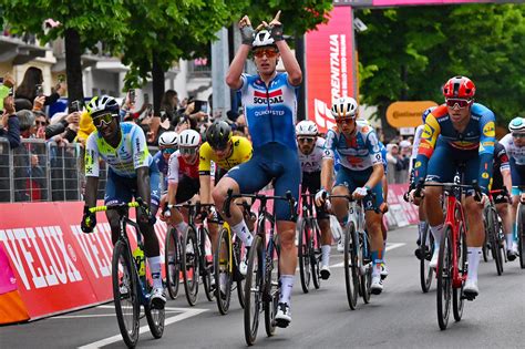 Giro Tim Merlier Au Sprint Sur La E Tape Totalvelo