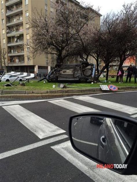 Le Foto Dell Incidente In Via Brunelleschi A Milano