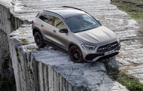 Novo Mercedes Benz GLA O lado dinâmico dos SUV compactos