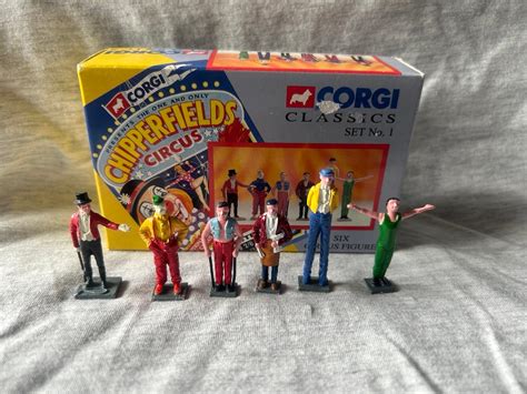 Corgi Chipperfields Six Circus Figures Set In Le Town F R