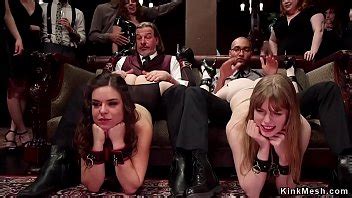 Esclavos azotados y golpeados orgía bdsm XVIDEOS