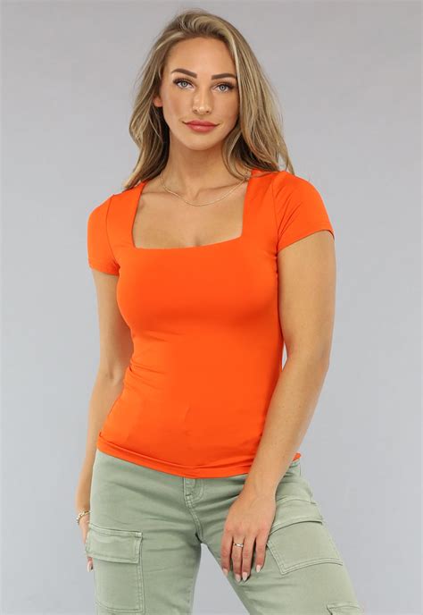 Oranje Shortsleeve Top Met Vierkante Hals Uwantisell Nl