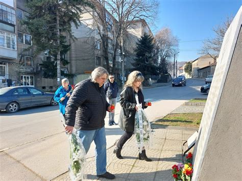 Свищов отбеляза 47 години от трагичното земетресение през 1977 година ...