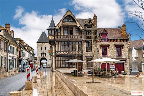 Which Are The Two Most Beautiful Villages In The Paris Region