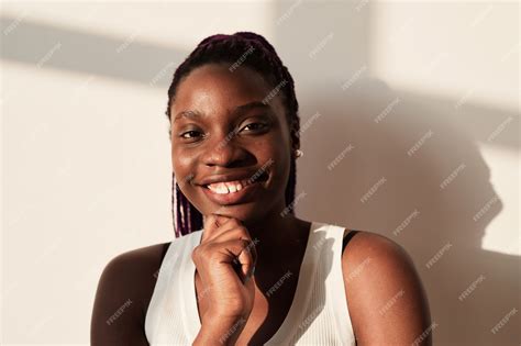 Premium Photo Portrait Of Smiling African American Woman Looking At