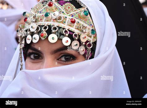 Amazigh Girl Hi Res Stock Photography And Images Alamy