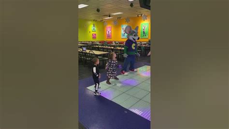 Chuck E Cheese Dancing Youtube