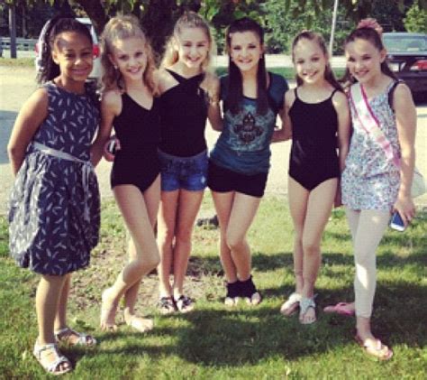 Nia, Paige, Chloe, Brooke, Maddie, and Kendall