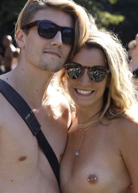 Wnbr A Blonde Girl Posing With Her Guy Free Xxx Selfie Sex Selfie