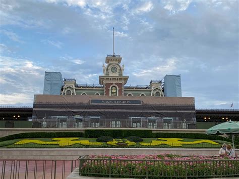 PHOTOS: Main Street Train Station of the Walt Disney World Railroad ...