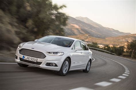 Ford Mondeo Titanium 2.0 TiVCT Hybrid (2017) review