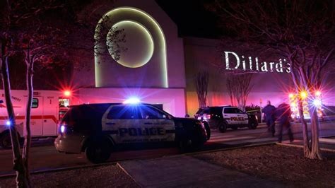 San Antonio Mall Robbery Leaves Good Samaritan Dead Cnn