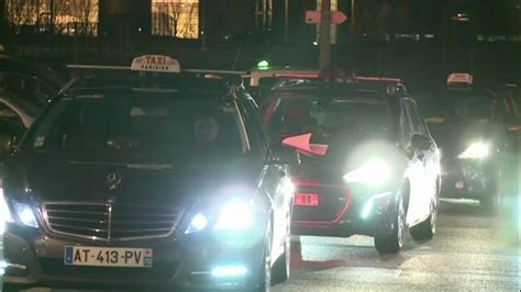 Manifestation De Taxis Contre Les Voitures De Tourisme Avec Chauffeur