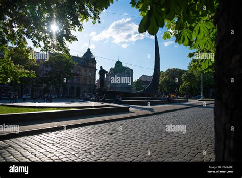 Shevchenko Denkmal Stadt Lemberg Fotos Und Bildmaterial In Hoher