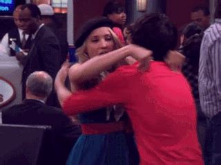 Mitchel Musso And Emily Osment Kissing