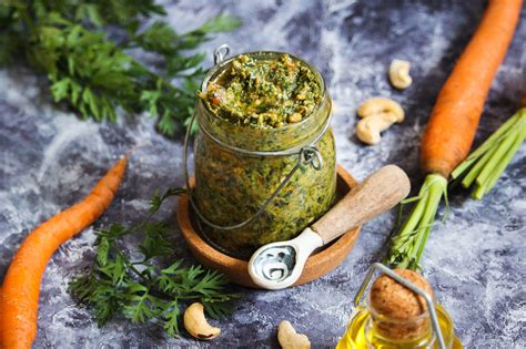 Pesto De Fanes De Carottes Noix De Cajou