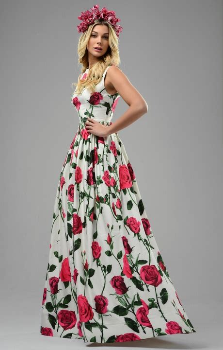 Maxikleid Wei Mit Blumen Stil Und Sch Nheit