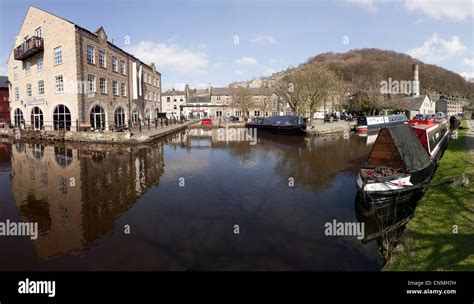 Spring at Hebden Bridge Canal Basin Stock Photo - Alamy