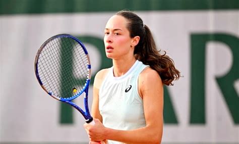 Zeynep Sönmez WTA 500 Ecotrans Ladies Açık ta büyük bir galibiyet elde