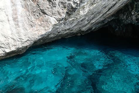 Capri Insel und Grotten Bootsfahrt mit Snacks und Getränken GetYourGuide