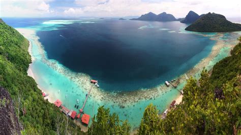 Bohey Dulang Island Hiking