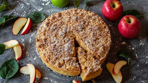 Torta Di Mele E Amaretti Paneangeli Con Un Crumble In Superficie