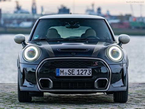 Mini Cooper S 3 Door Resolute Edition 2022 Picture 30 Of 44 800x600