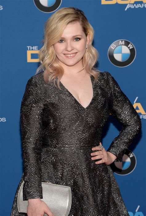 Abigail Breslin Gets Married And The Reception Looks Pretty Darn Fancy