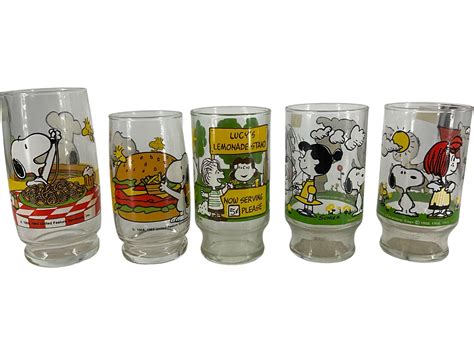 Lot 5 Vintage Peanuts Drinking Glasses Snoopy Woodstock Lucy And