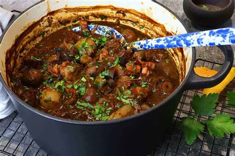 Cheats Rich Beef Bourguignon - Beef Mushroom And Red Wine Casserole ...