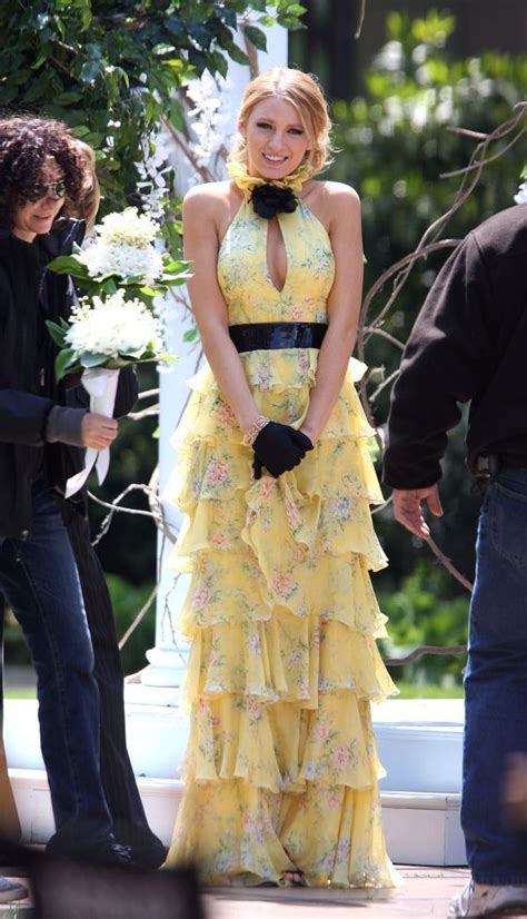 Blake Lively Dans Une Robe Ralph Lauren Collection Sur Le Tournage De Gossip Girl Gossip Girls