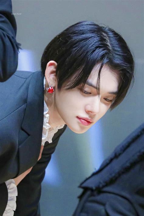 210614 Txt At Fansign Event In 2021 Txt Yeonjun Black Hair Txt