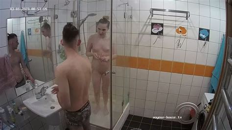 Watch Shower Girl Lillian And Gareth Shower Mar Naked People