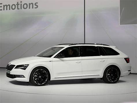 Nová Škoda Superb Sportline Přijíždí Autoweekcz