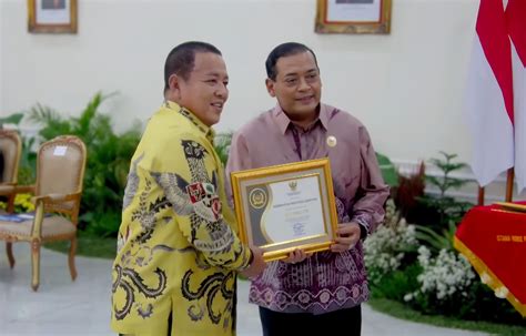 Arinal Terima Anugerah Keterbukaan Informasi Publik Tahun Senator